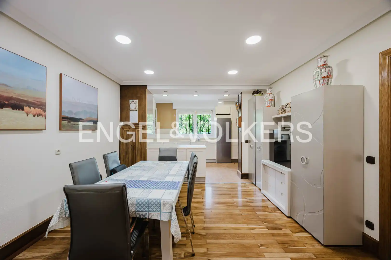 Dining room of Houses for sale in Donostia - San Sebastián   with Air Conditioner, Heating and Private garden