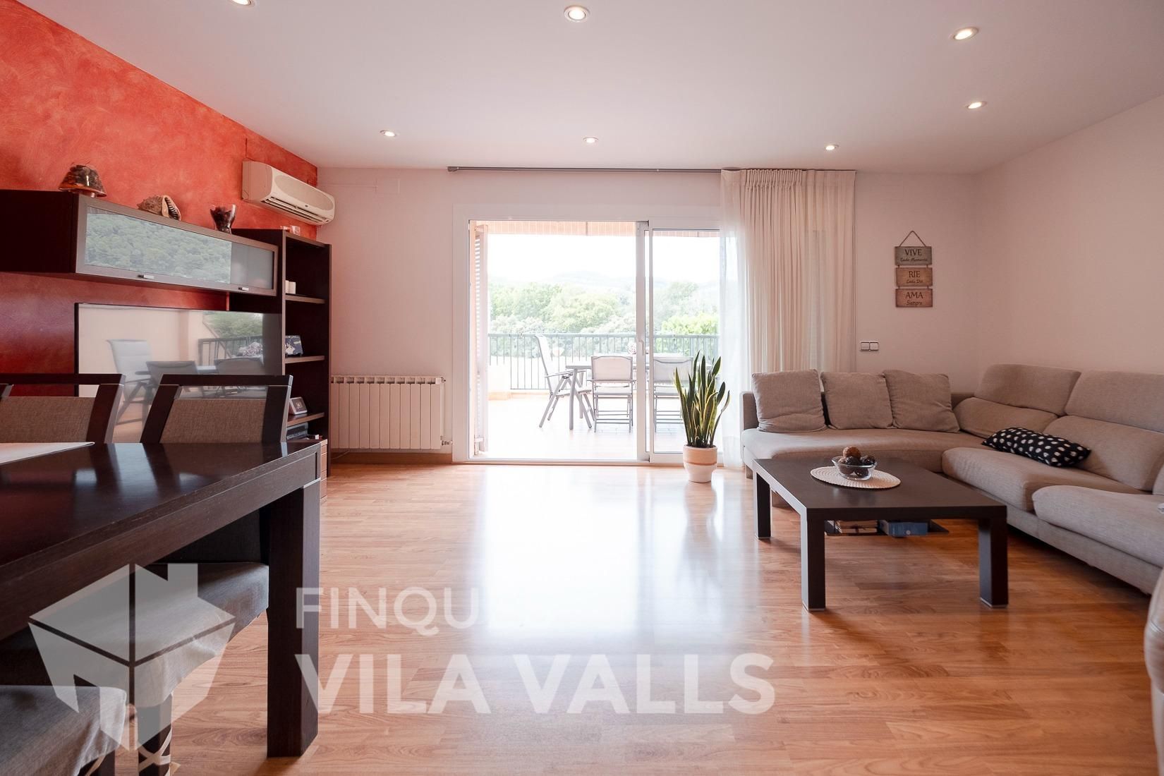 Living room of Single-family semi-detached for sale in Bigues i Riells  with Air Conditioner, Heating and Private garden