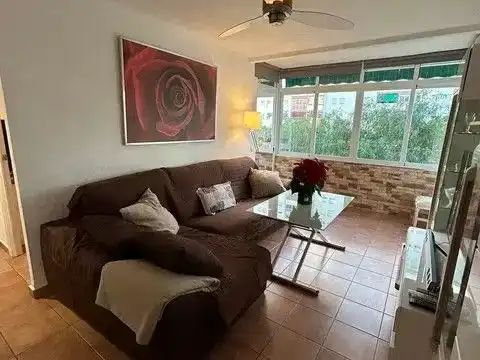 Wohnzimmer von Wohnung zur Miete in Benalmádena mit Klimaanlage, Schwimmbad und Balkon