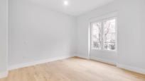 Bedroom of Flat for sale in  Madrid Capital  with Air Conditioner and Heating