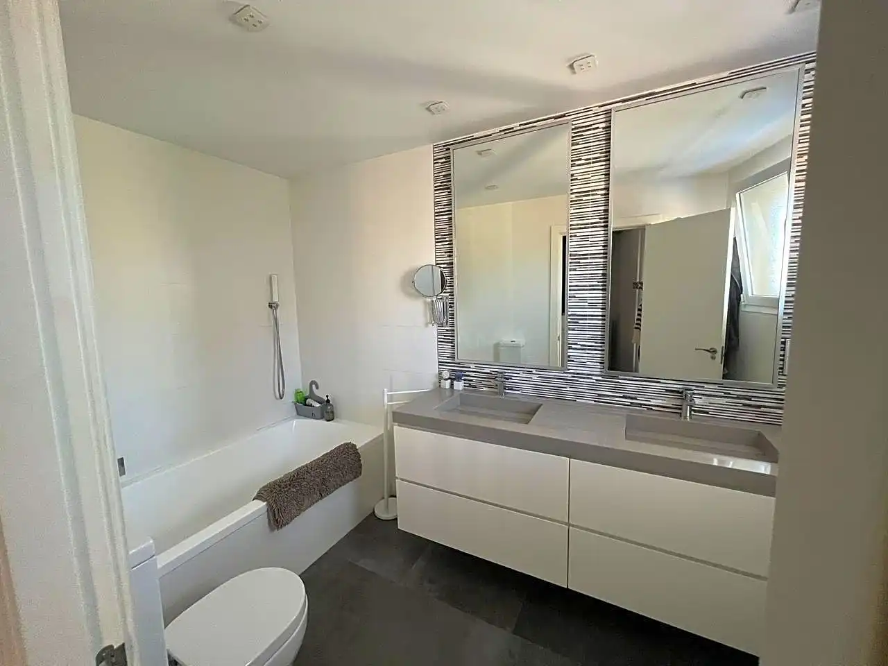 Bany de Dúplex per a compartir en Moncada amb Aire condicionat, Jardí privat i Terrassa