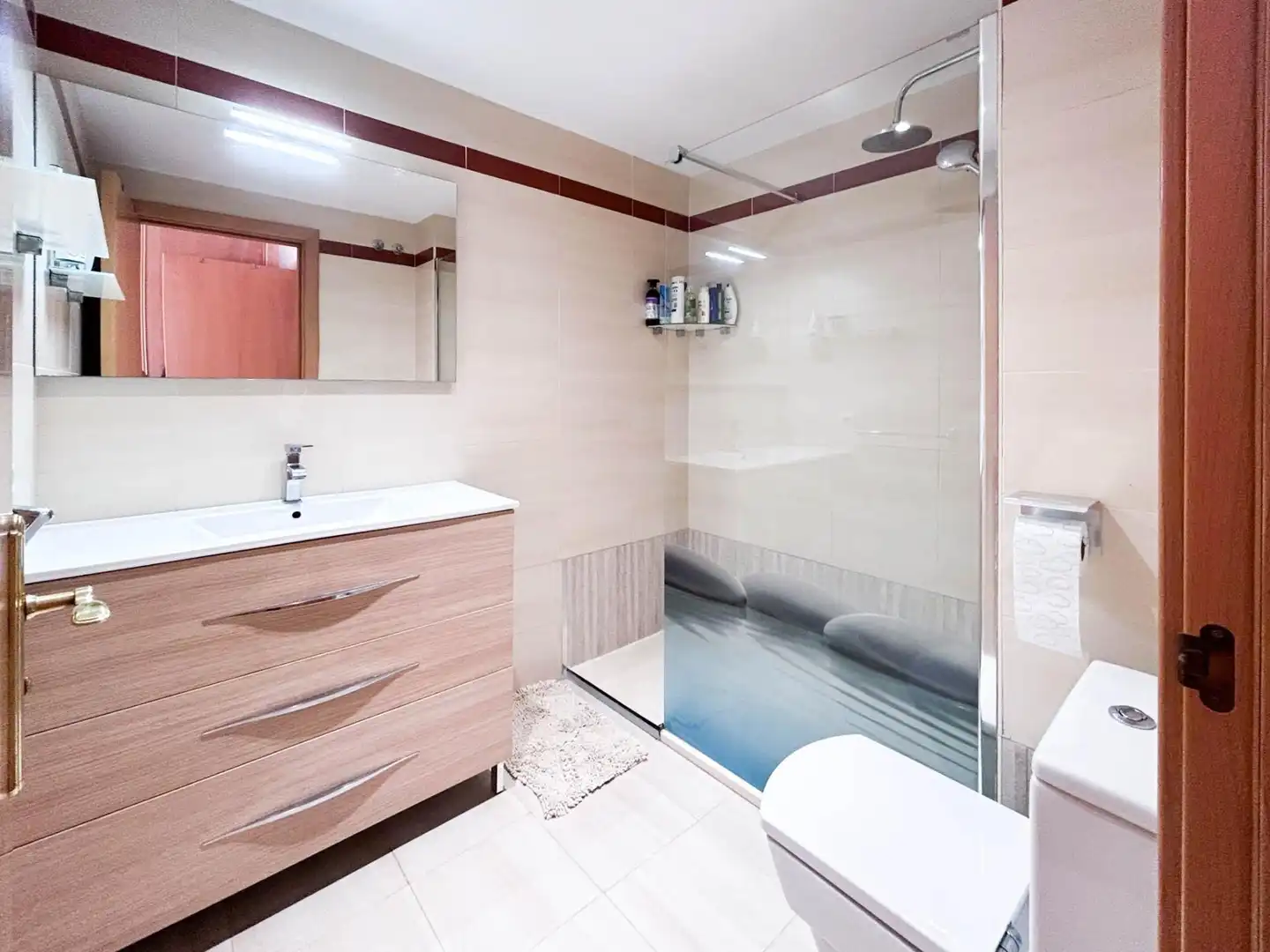 Bathroom of Flat for rent in Paterna  with Air Conditioner, Heating and Private garden