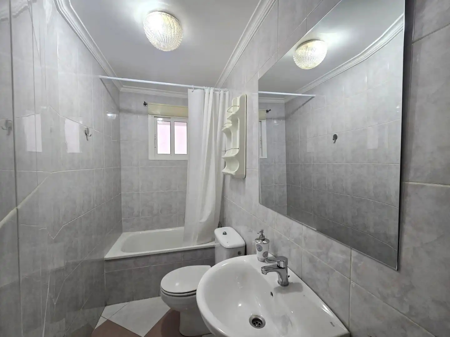 Baño de Planta baja de alquiler en Plasencia con Amueblado