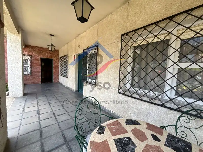 Vista exterior de Casa o xalet en venda en Piélagos amb Calefacció, Jardí privat i Parquet