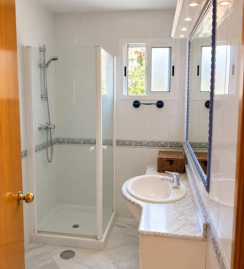 Baño de Casa adosada en venta en El Rompido con Terraza, Amueblado y Balcón