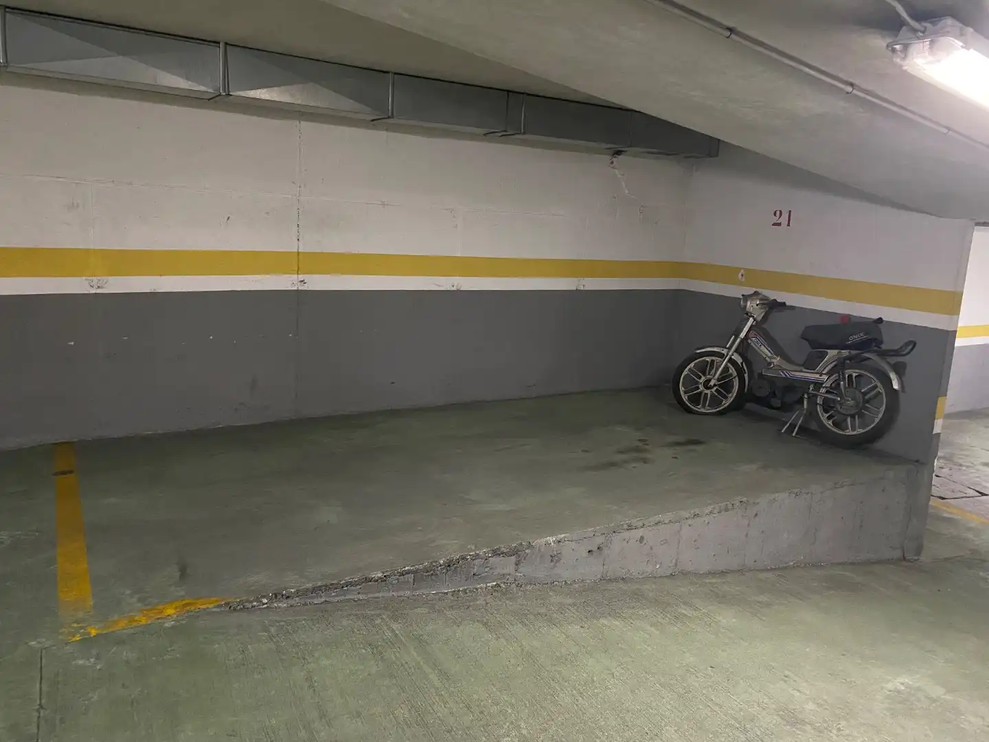 Parking of Garage for rent in Soutomaior