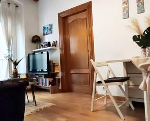 Sala d'estar de Pis en venda en  Barcelona Capital amb Parquet, Moblat i Rentadora