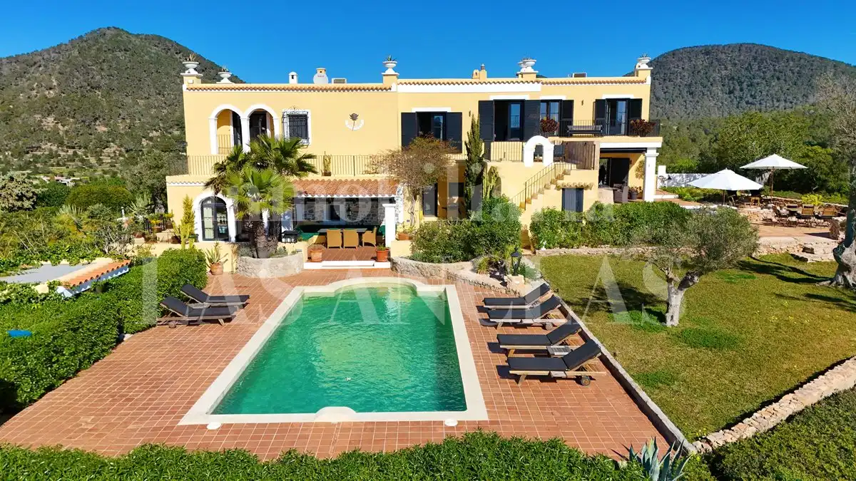 Vista exterior de Finca rústica en venta en Sant Josep de sa Talaia con Aire acondicionado, Calefacción y Terraza