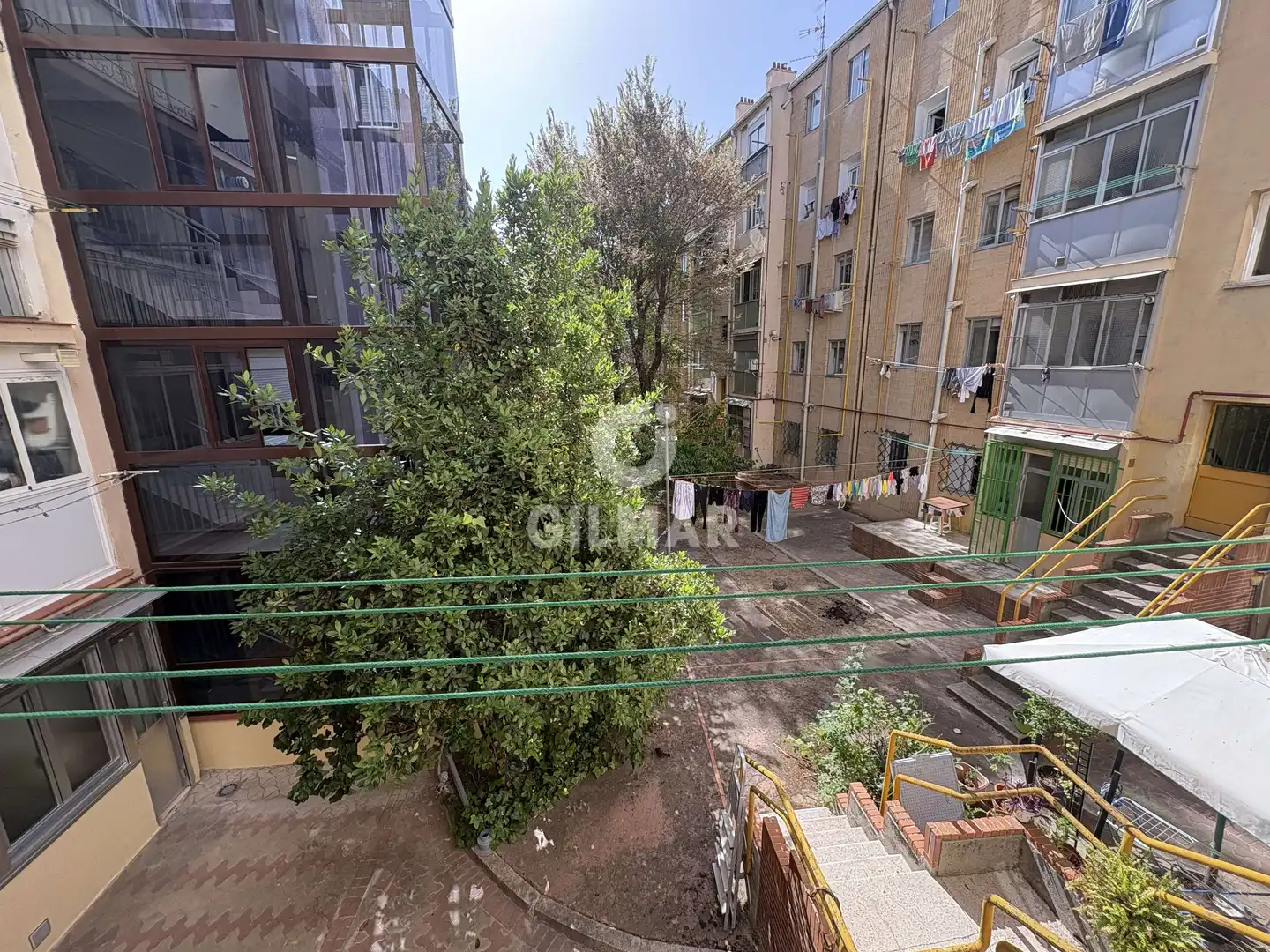 Vista exterior de Pis en venda en Madrid amb Calefacció i Jardí privat