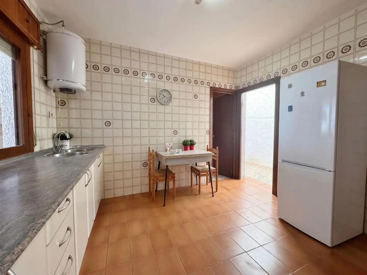Cocina de Casa o chalet en venta en Almería con Aire acondicionado, Jardín privado y Terraza
