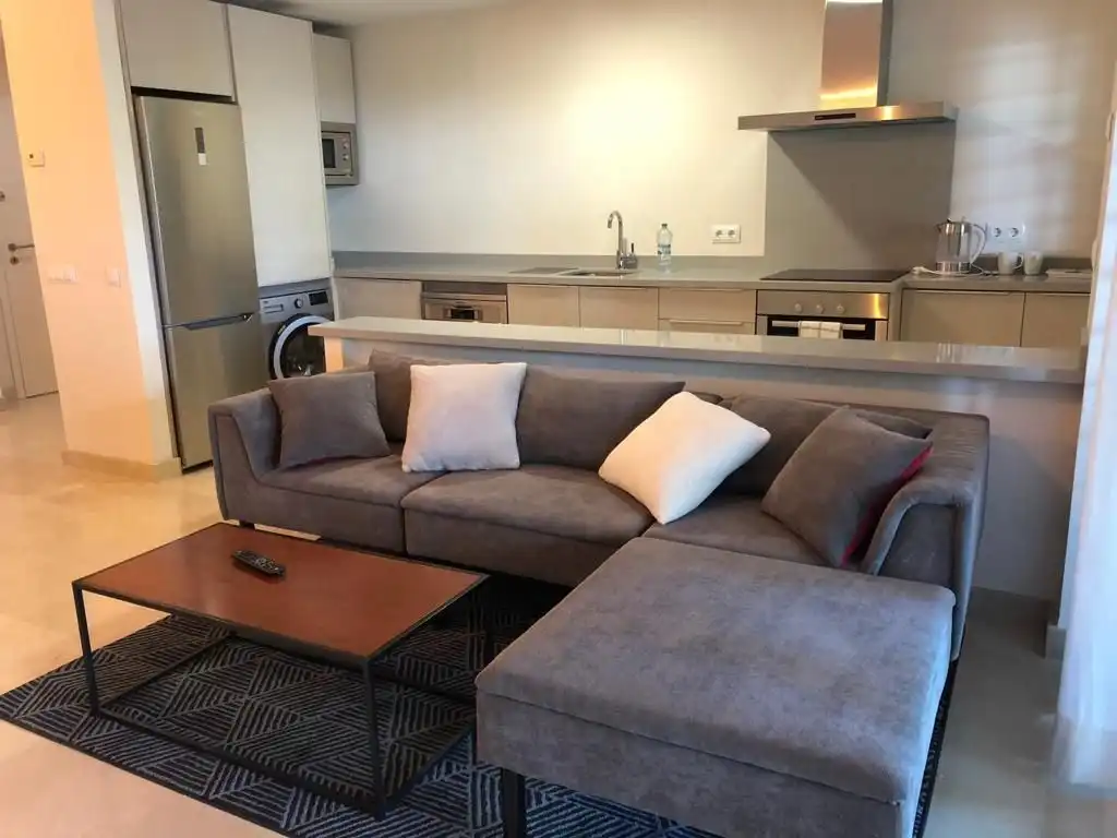 Sala de estar de Apartamento de alquiler en Benahavís con Aire acondicionado, Calefacción y Terraza