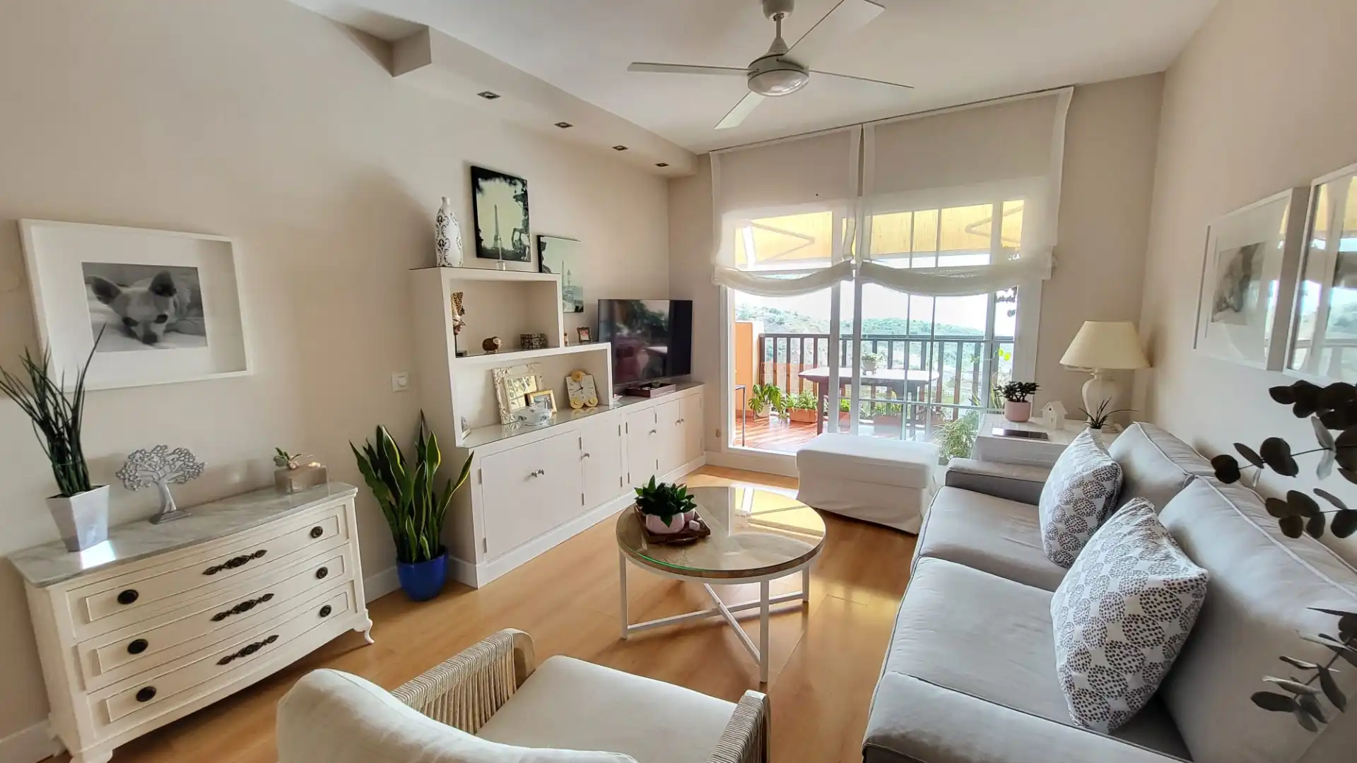 Sala de estar de Piso en venta en Rincón de la Victoria con Aire acondicionado, Terraza y Trastero