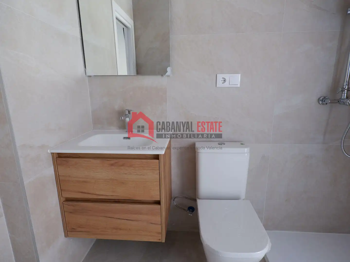 Baño de Ático en venta en Valencia con Aire acondicionado, Trastero y Balcón