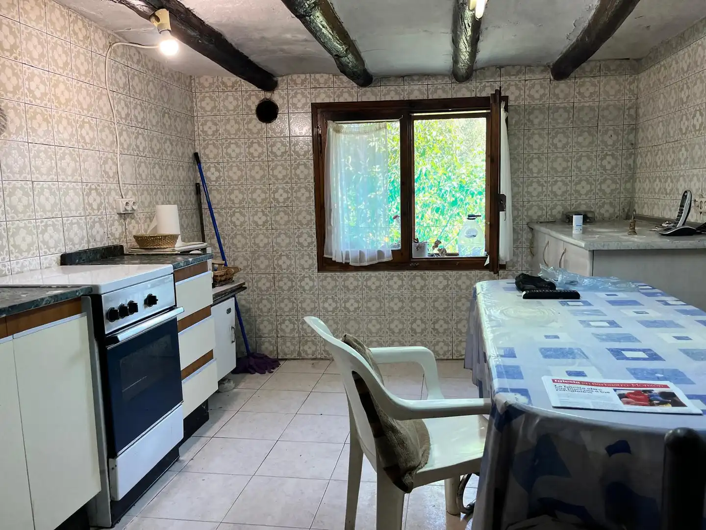 Küche von Einfamilien-Reihenhaus zum Verkauf in Castillazuelo mit Heizung