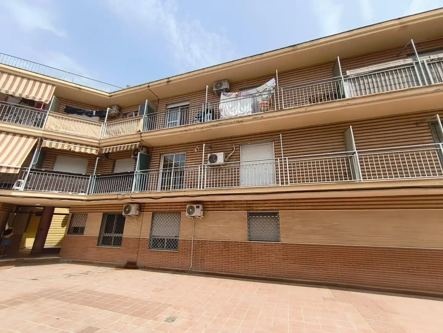 Vista exterior de Pis en venda en Santa Fe amb Terrassa i Balcó