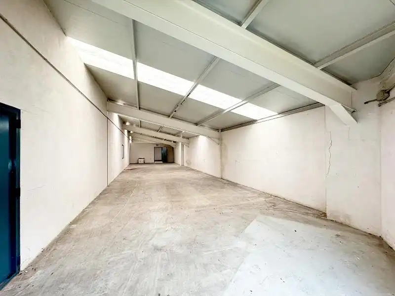 Industrial building for sale in Villares de la Reina, imagen 9