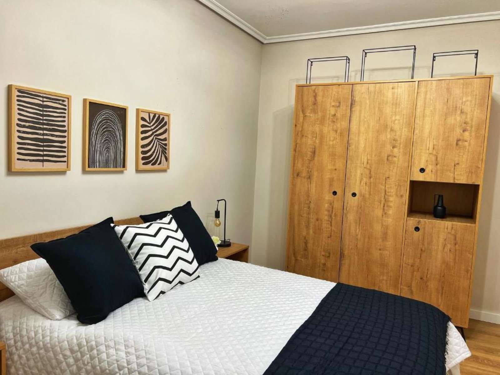 Bedroom of Flat to share in Vigo   with Air Conditioner and Terrace