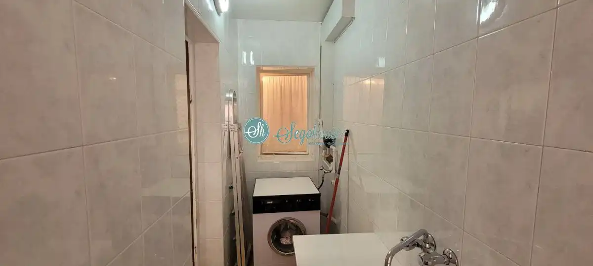 Bathroom of Flat for sale in Segovia  with Heating, Parquet flooring and Terrace