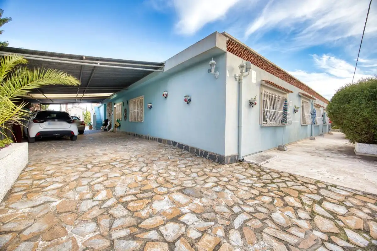 Vista exterior de Casa o chalet en venta en L'Alfàs del Pi con Aire acondicionado, Calefacción y Jardín privado