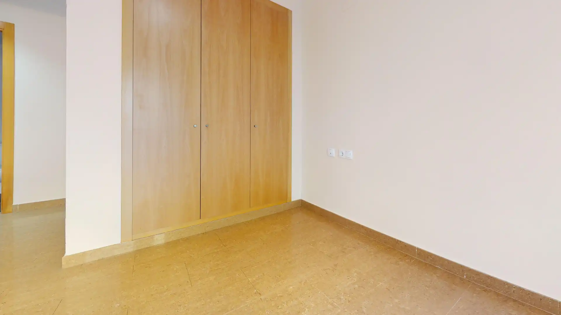 Dormitori de Pis en venda en Riba-roja de Túria amb Terrassa, Traster i Forn