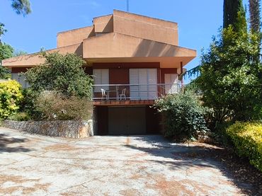 Villa con balcone in vendita a Torrelles de Llobregat