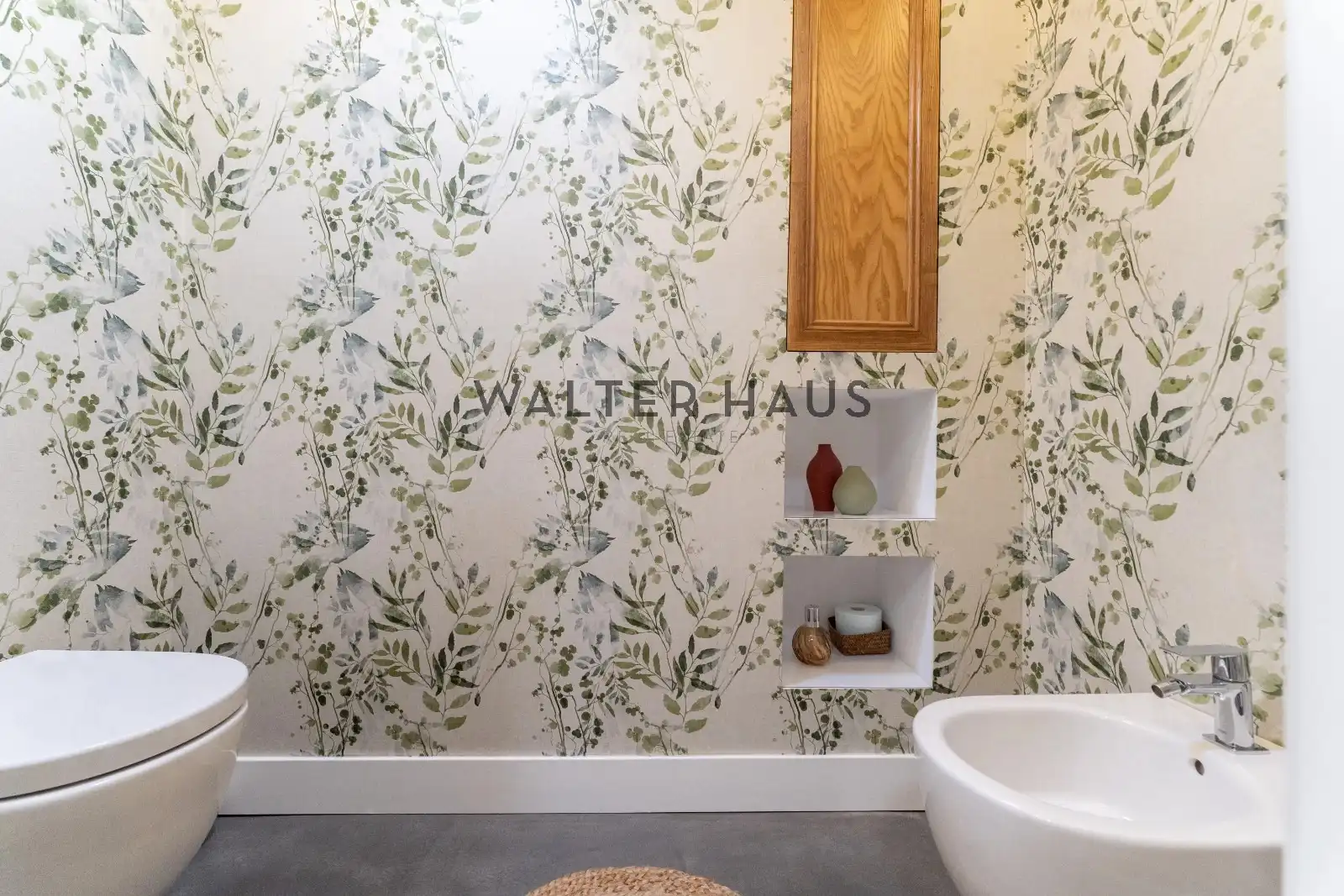 Bathroom of Flat for sale in Madrid  with Air Conditioner, Heating and Storage room