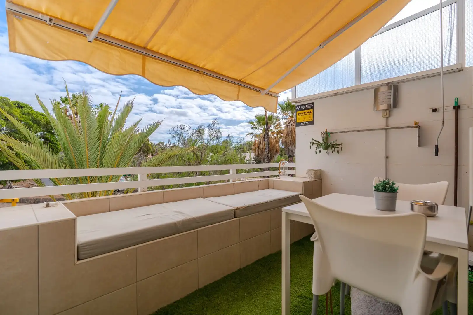 Appartement compact avec piscine à vendre à Ten Bel
