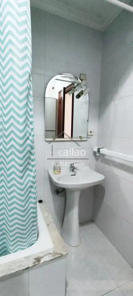 Bathroom of Flat for rent in Ferrol  with Heating and Furnished