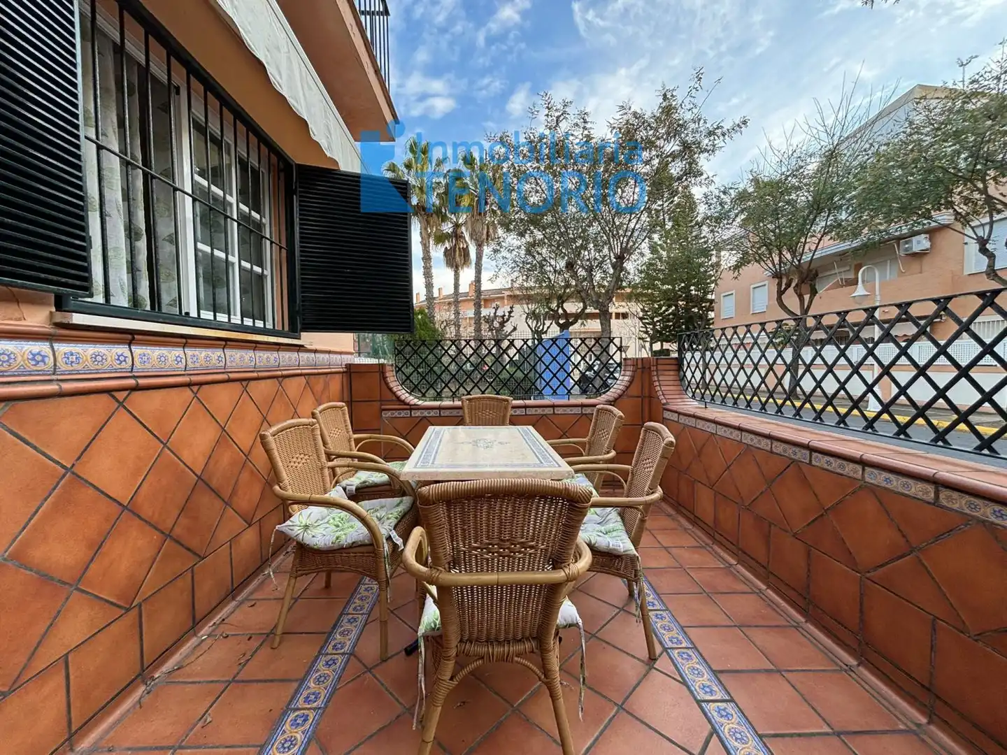 Vista exterior de Casa adosada en venta en Islantilla con Terraza y Piscina comunitaria