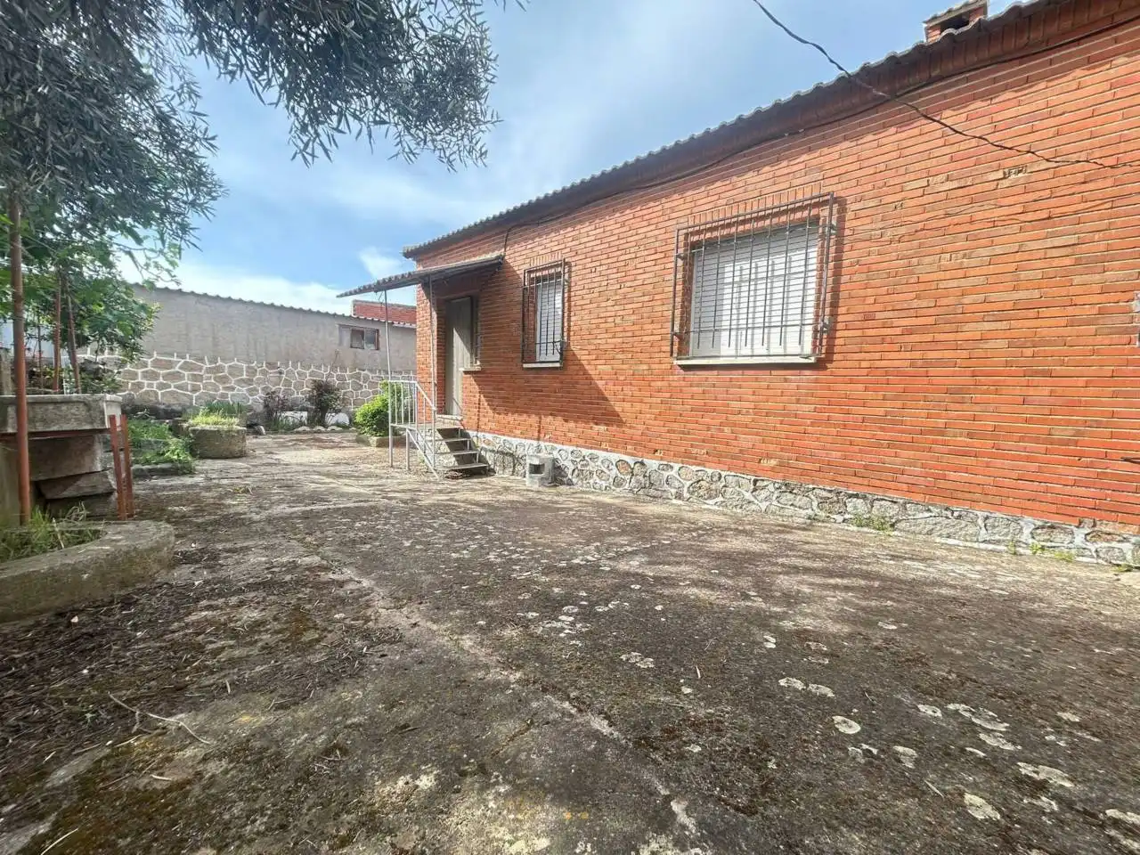 Vista exterior de Casa o xalet en venda en Las Ventas Con Peña Aguilera amb Calefacció
