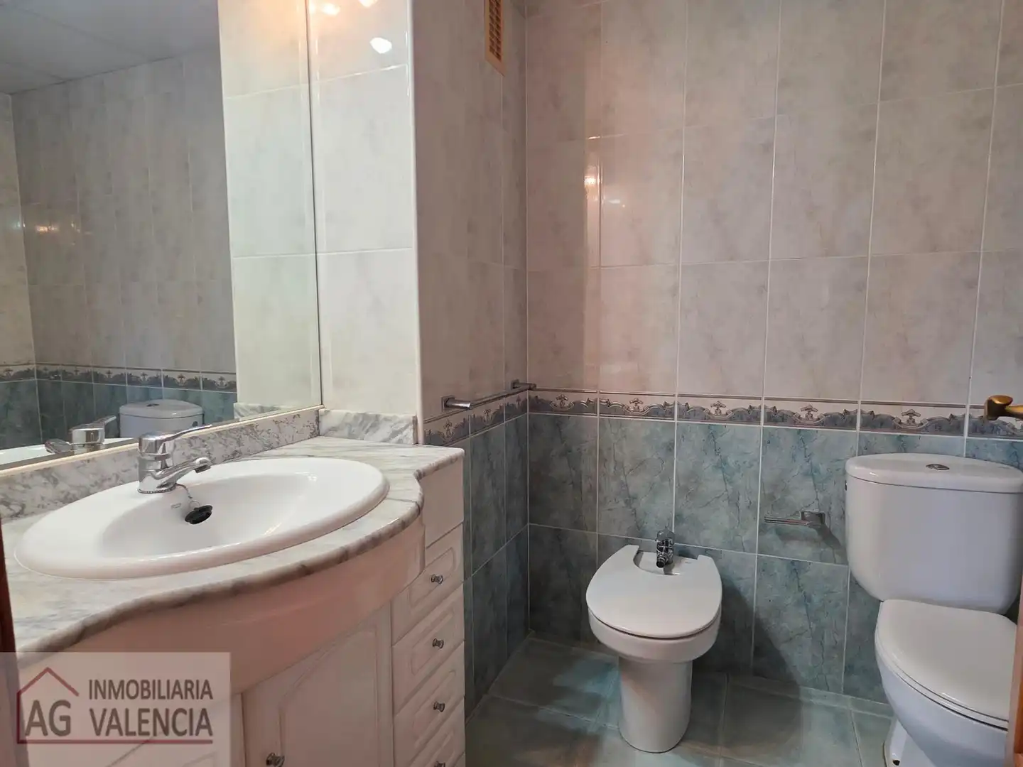 Bathroom of Flat for sale in Emperador, Valencia