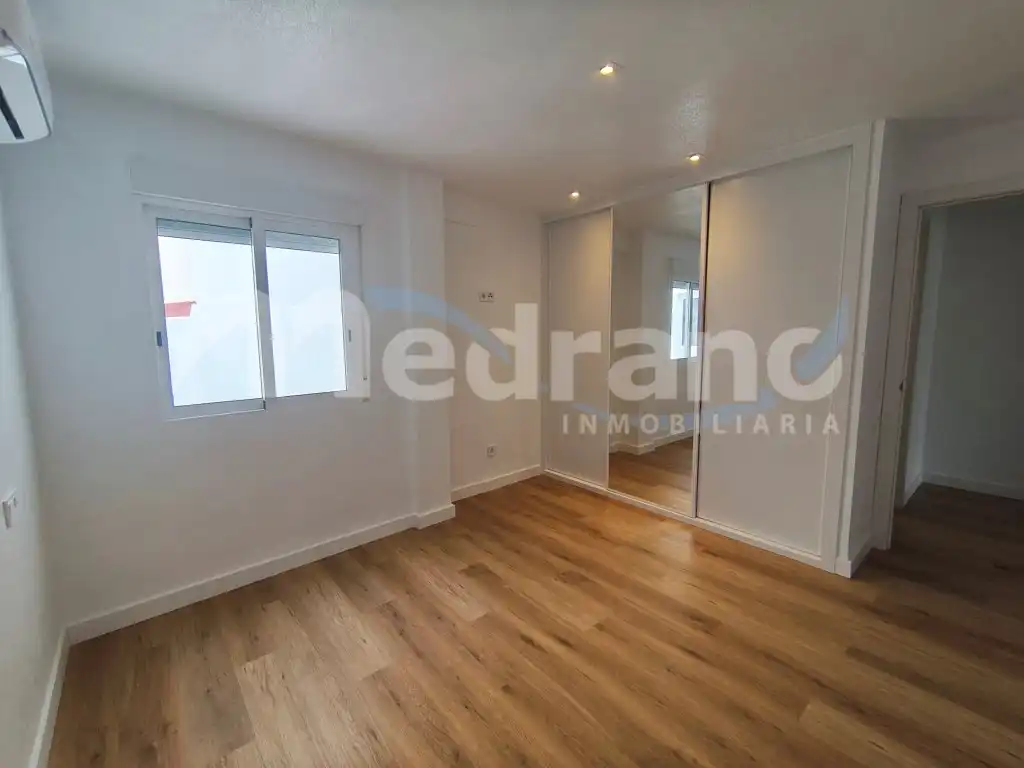 Bedroom of Apartments for rent in Benidorm  with Air Conditioner, Heating and Washing machine