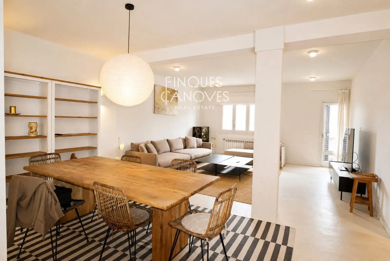 Living room of Flat for sale in Girona  with Air Conditioner, Heating and Terrace