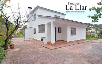 Vista exterior de Casa o xalet en venda en Vallirana amb Calefacció, Jardí privat i Terrassa