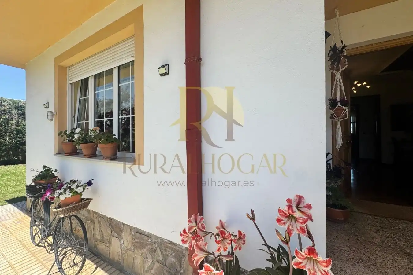 Vista exterior de Casa o chalet en venta en Santovenia de la Valdoncina con Calefacción, Jardín privado y Parquet