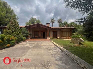Villa con piscina in vendita a Madrigal