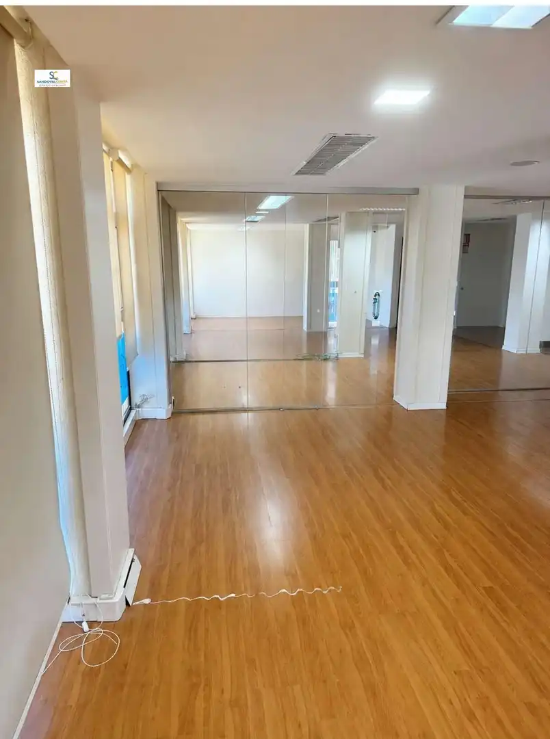 Commercial properties for sale in Alicante / Alacant  with Air Conditioner