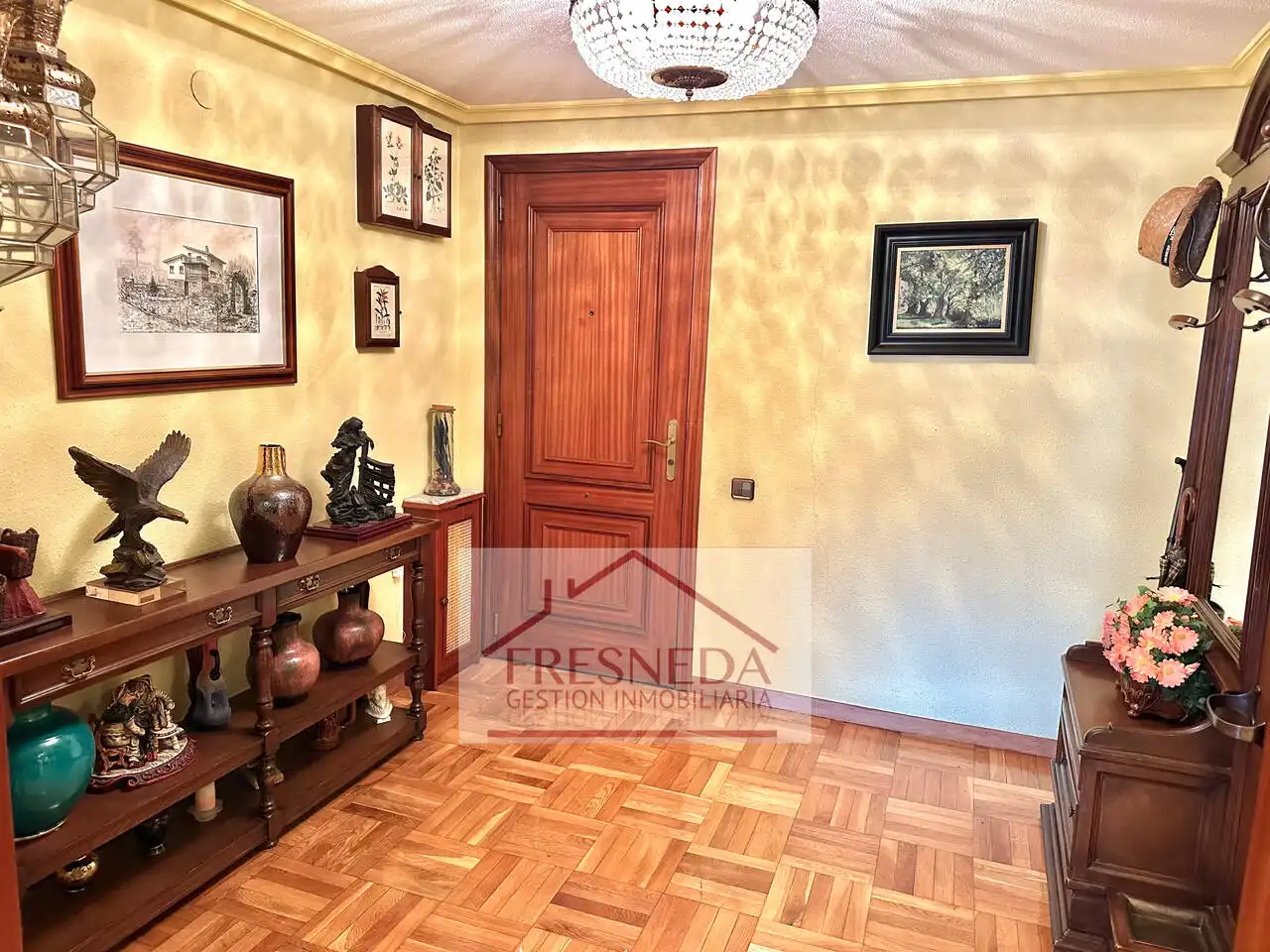 Piso en venta en Oviedo  con Calefacción, Terraza y Trastero