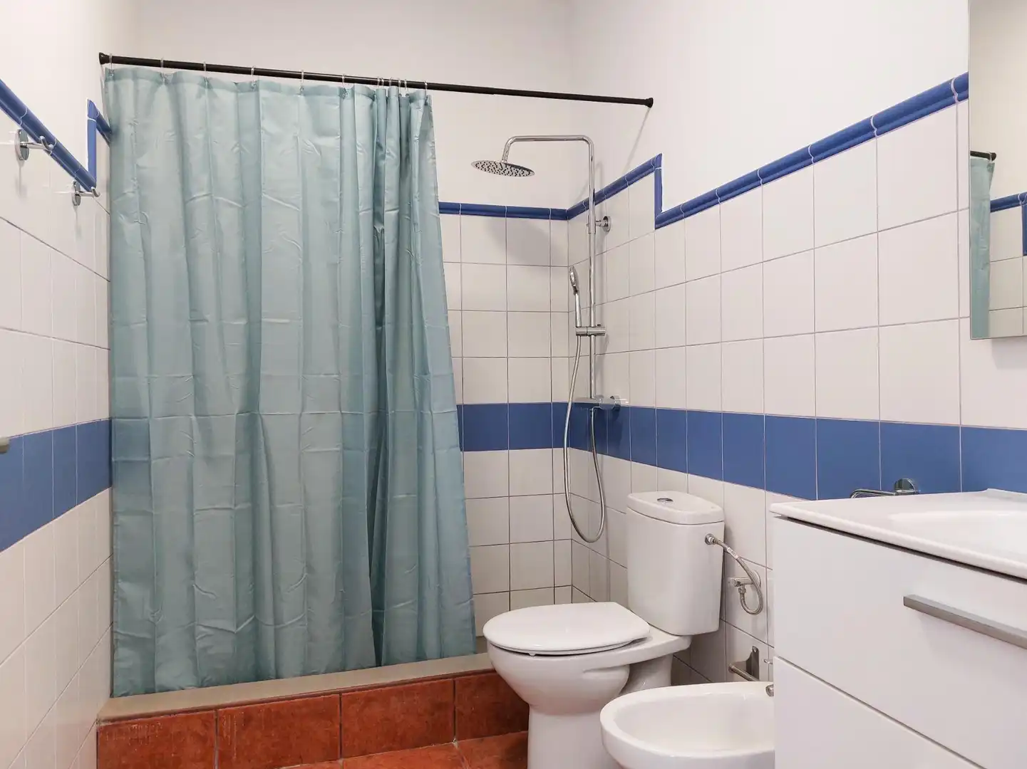 Baño de Piso para compartir en San Cristóbal de la Laguna con Terraza y Alarma