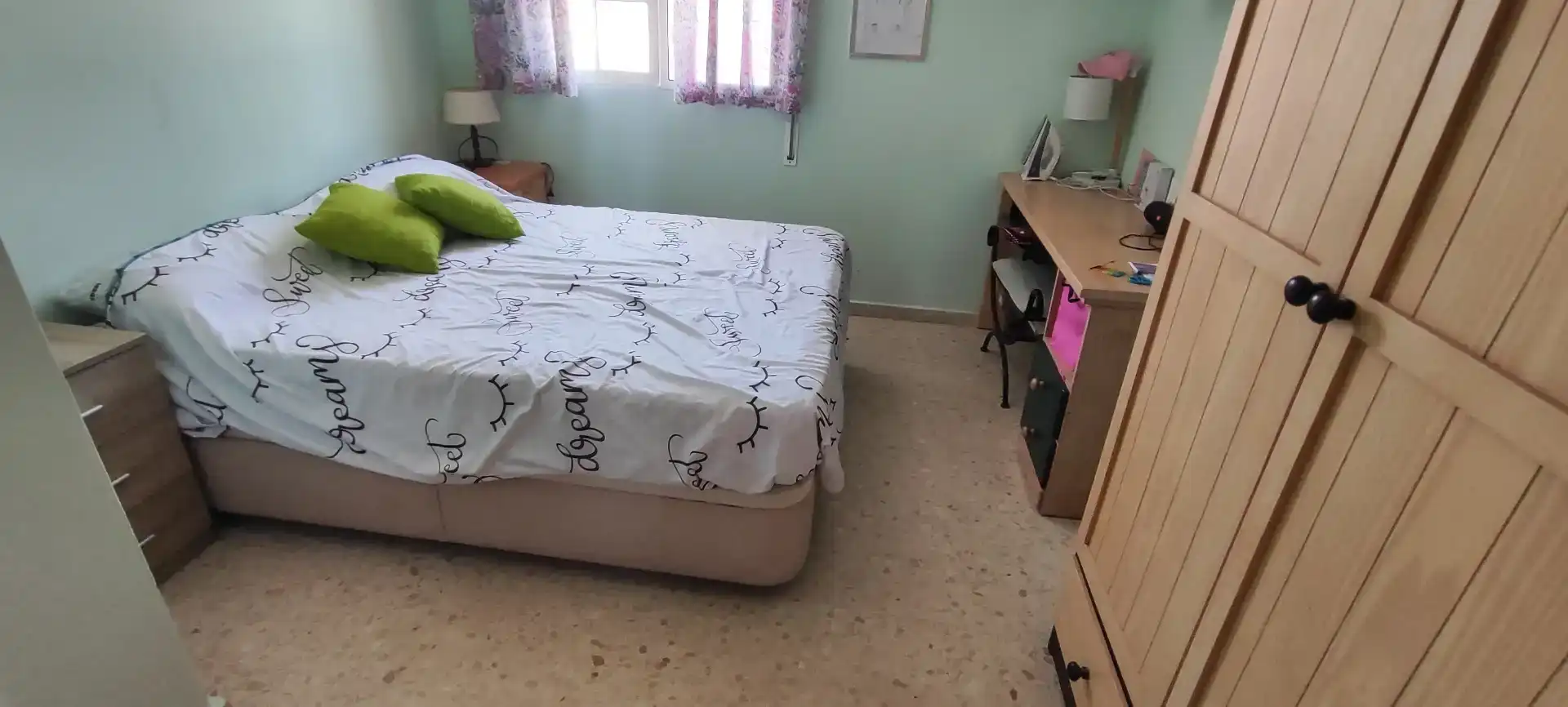 Dormitori de Casa adosada en venda en Algeciras amb Balcó