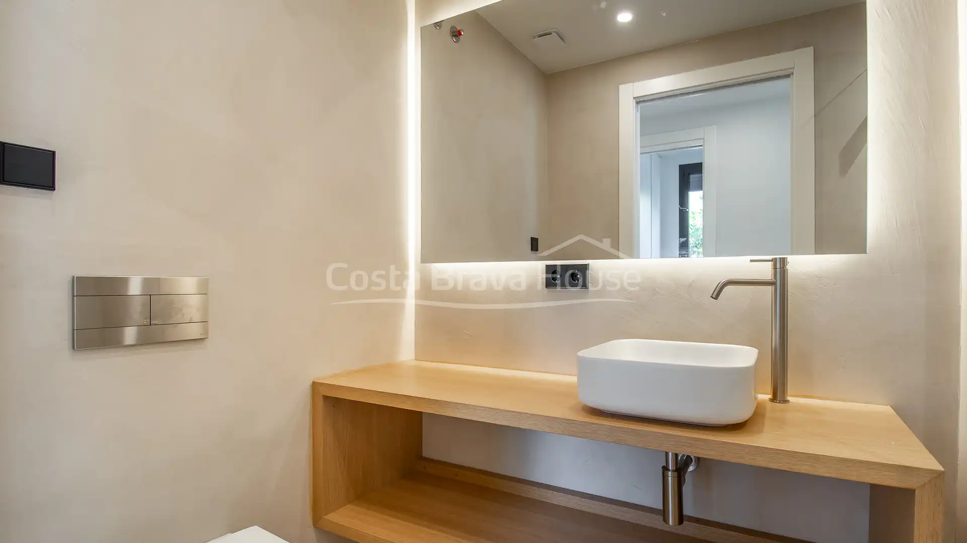Bany de Apartament en venda en Palamós amb Aire condicionat, Calefacció i Jardí privat