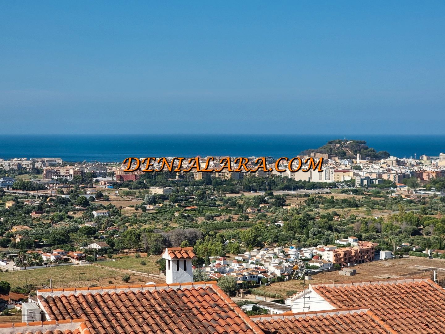 Vista exterior de Casa adosada en venta en Dénia con Terraza, Amueblado y Piscina comunitaria