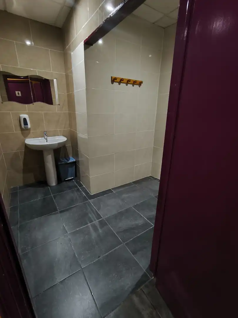 Baño de Local en traspaso en Pilar de la Horadada con Aire acondicionado, Terraza y Amueblado