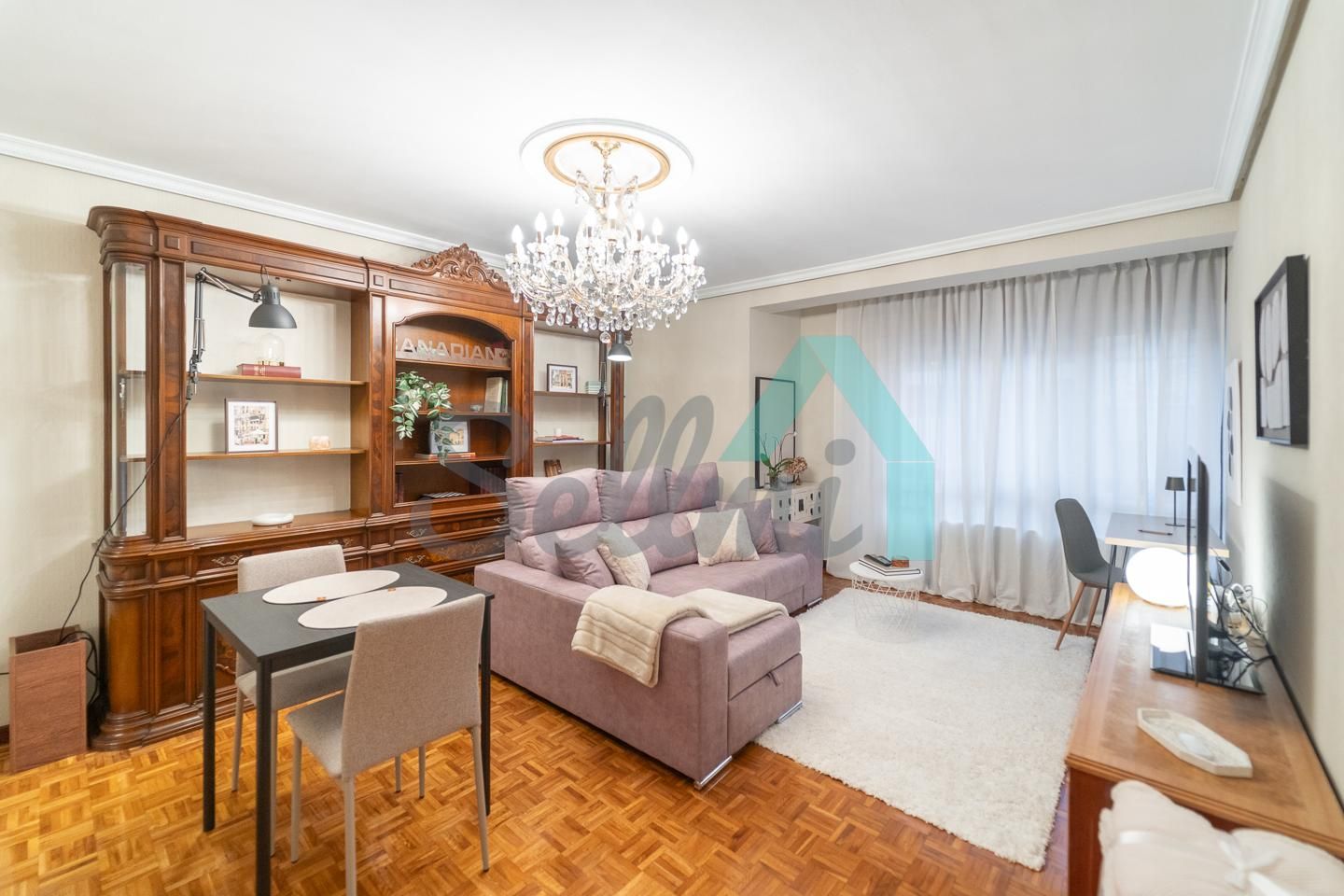 Living room of Flat to rent in Oviedo   with Heating, Parquet flooring and Furnished
