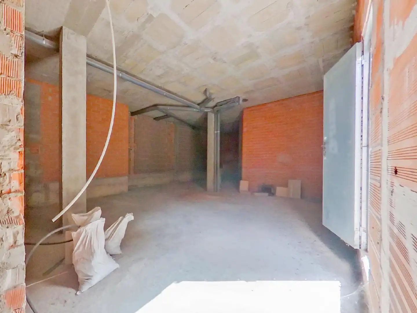 Commercial properties for sale in Llevant