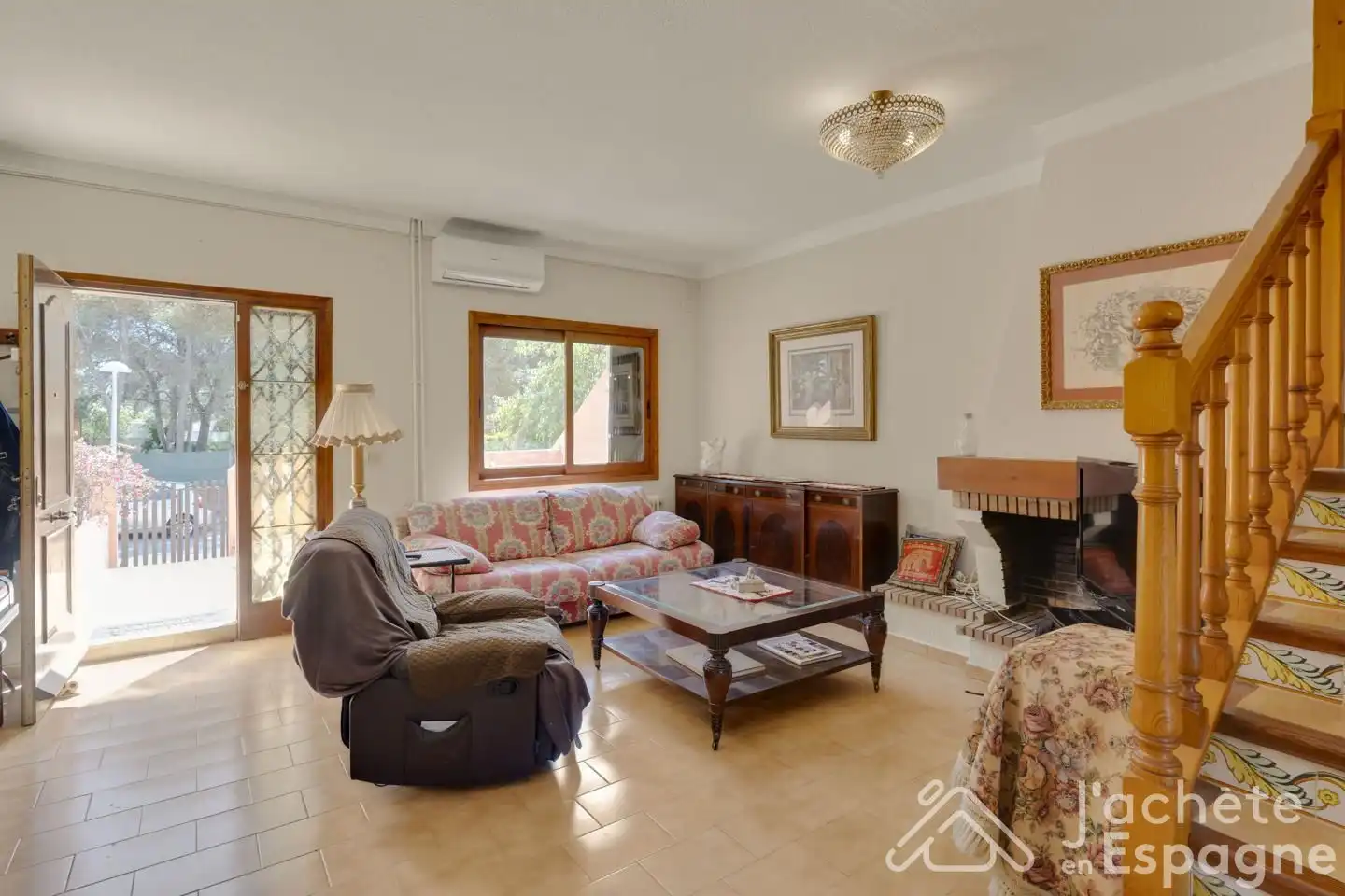 Sala d'estar de Casa adosada en venda en Paterna amb Aire condicionat, Calefacció i Terrassa