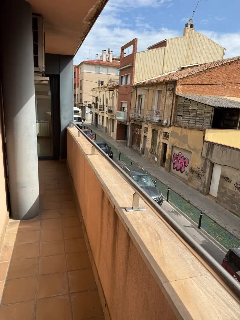 Pis de lloguer a Carrer de Galileu, Ca n'Aurell