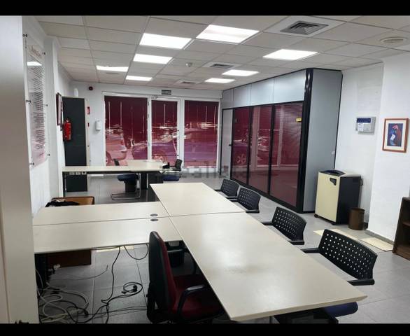 Local comercial en Alquiler en Ensanche - Diputación