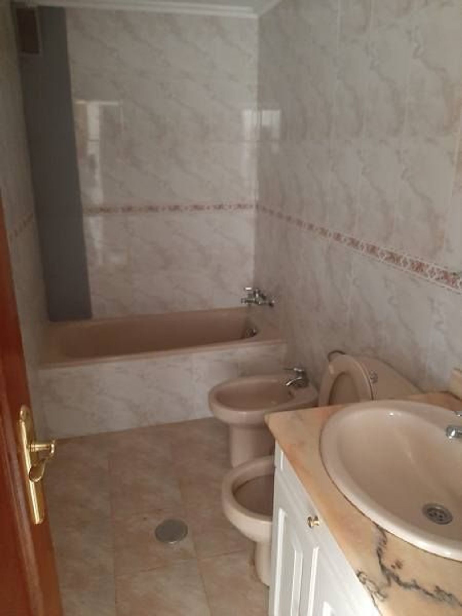 Bany de Pis en venda en Siero amb Piscina