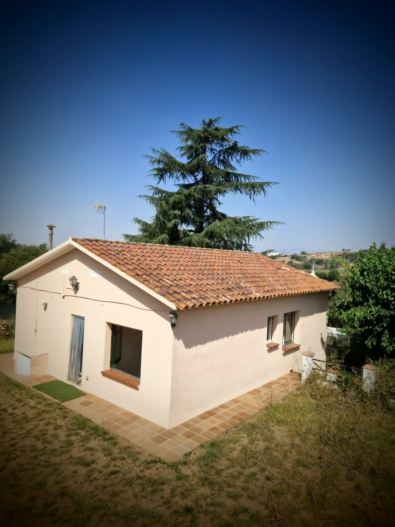 Vista exterior de Casa o xalet de lloguer en Vilanova del Vallès amb Calefacció